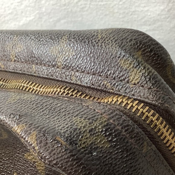 Louis Vuitton Trousse Toilette 23 - Picture 13 of 16